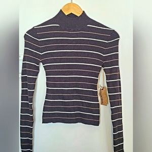Sweater new size M with pricetag